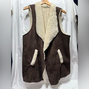 Brown Shearling Vest with Cream Teddy Lining Pockets winter soft cottage EUC